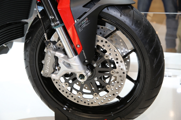 EICMA_2013_Motos_095